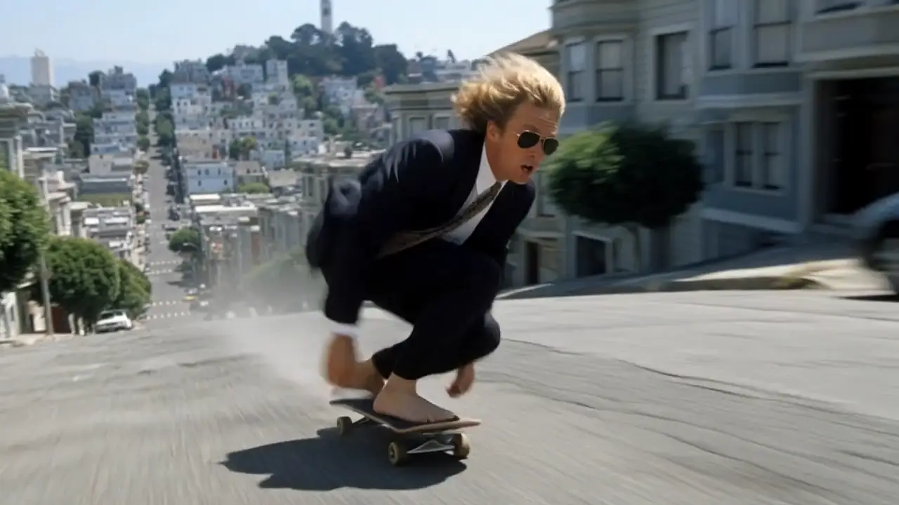 Blootsvoetse zakenman skateboardend in San Francisco — referentieafbeelding