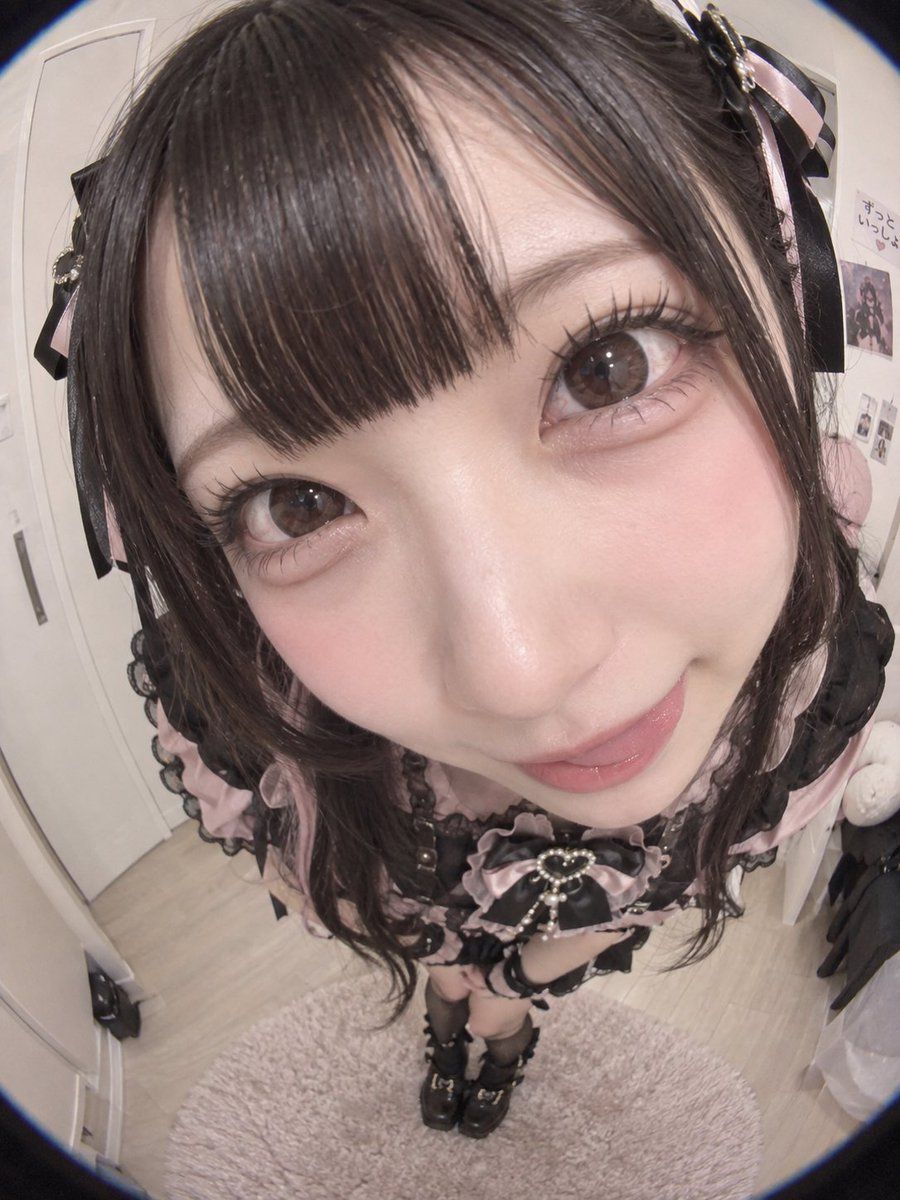 Fisheye Lens Gothic Lolita Selfie