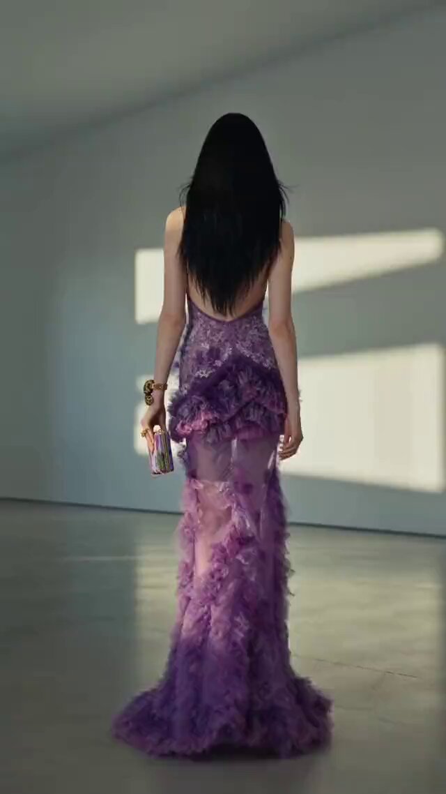 Cinematic Fashion Product Ad Script