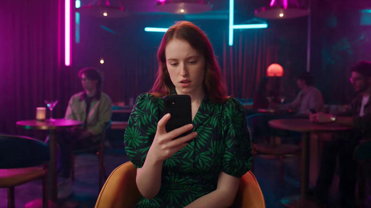 Neon Cafe Smartphone Commercial