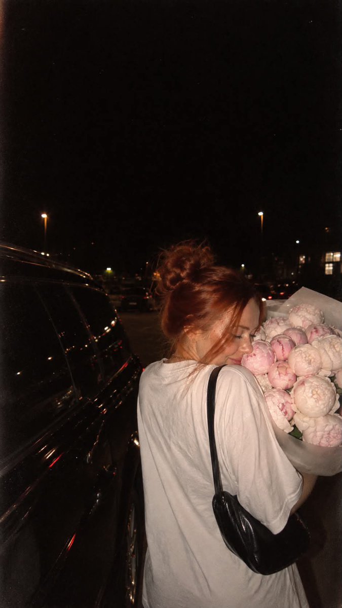 Night Flash Peony Bouquet