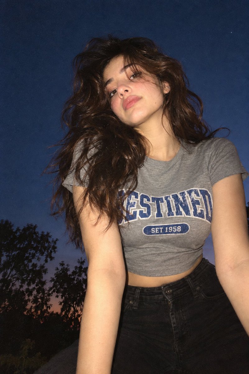 Realistic Dusk Portrait Prompt