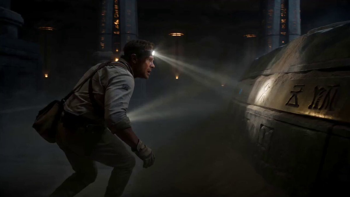Archaeologist Sci-Fi Discovery