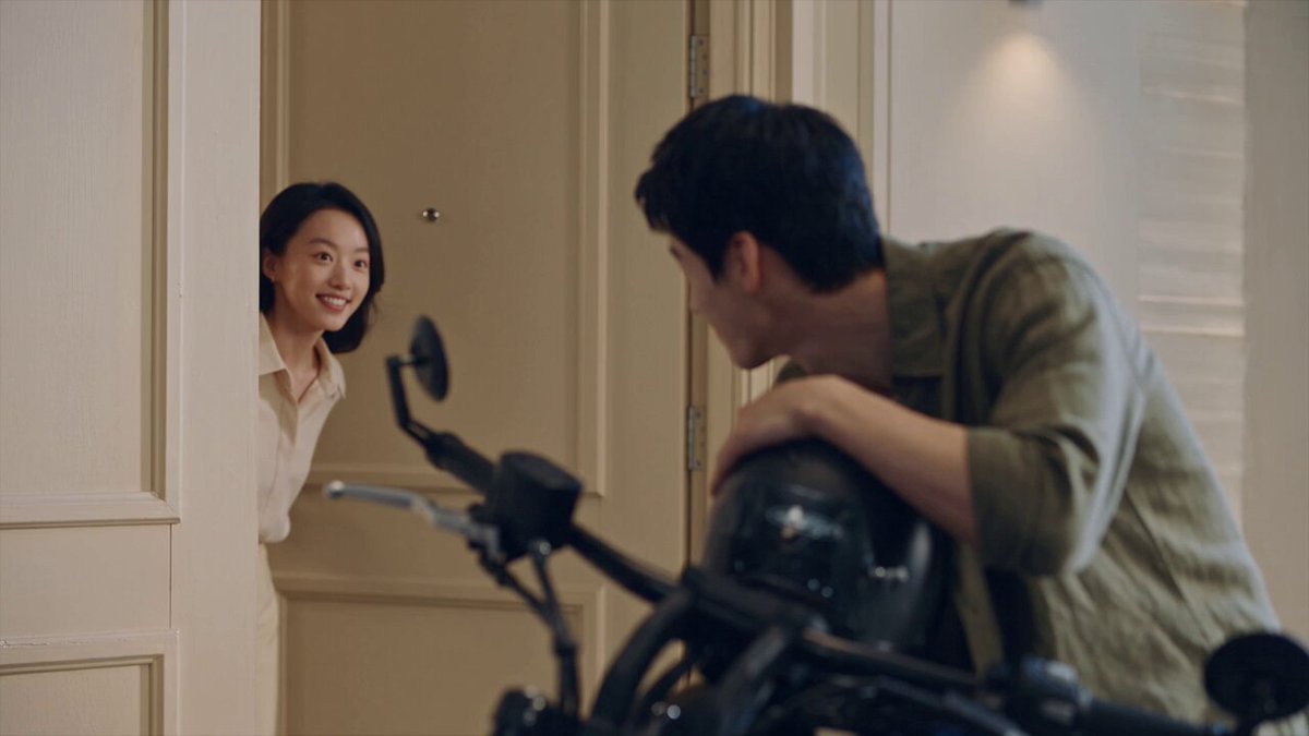 Romantic Korean Couple City Date