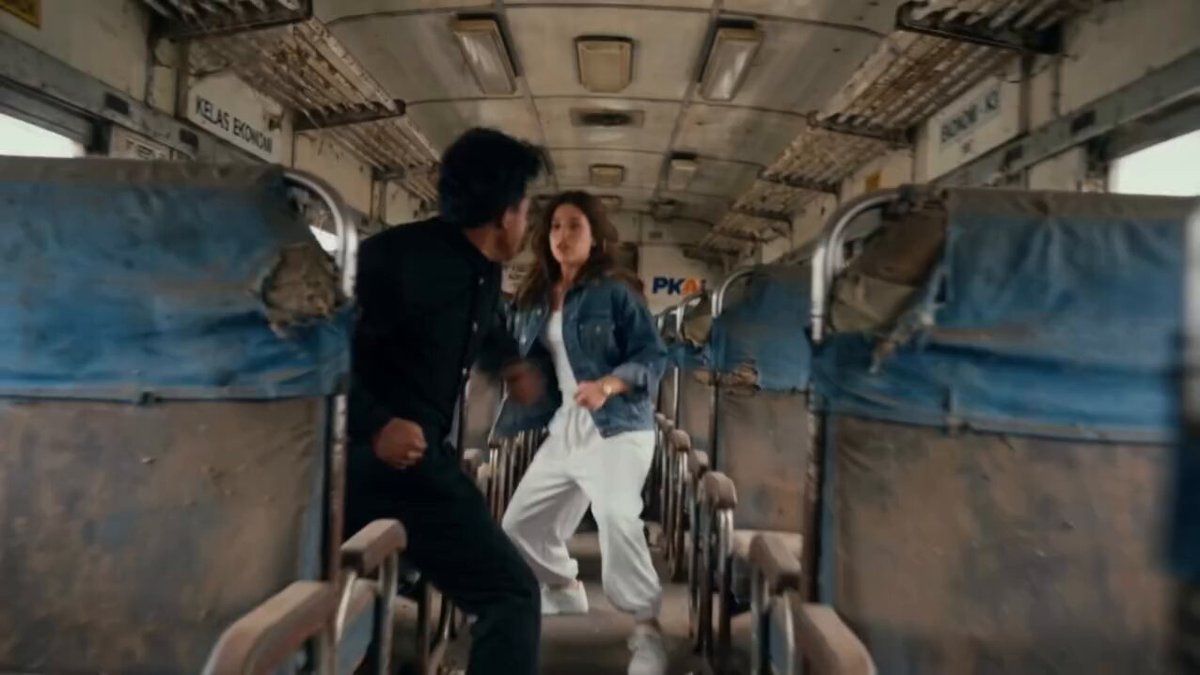 Cinematic Train Fight Scene Prompt